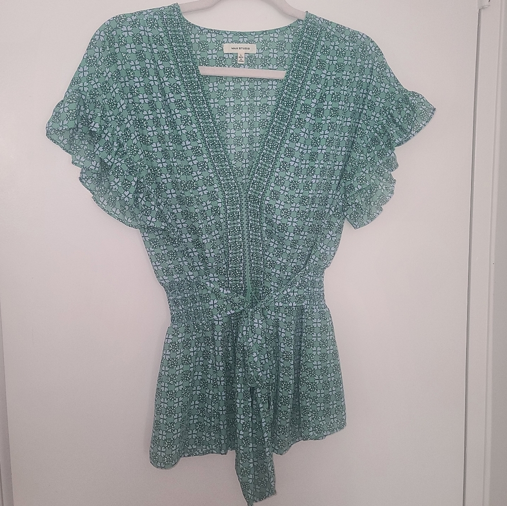 Max Studios Woman's Top -Large